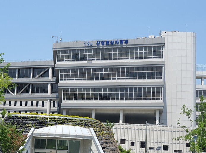 산업부, 재생에너지 중심 에너지 대전...